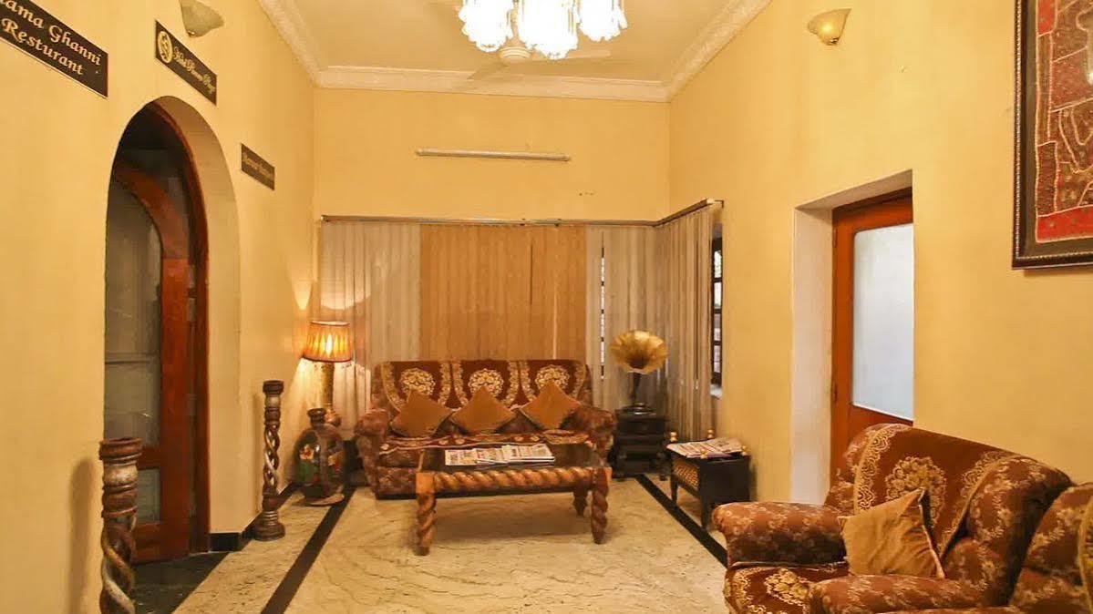 Oyo 9900 Hotel Pioneer Plaza Dzsódhpur Kültér fotó