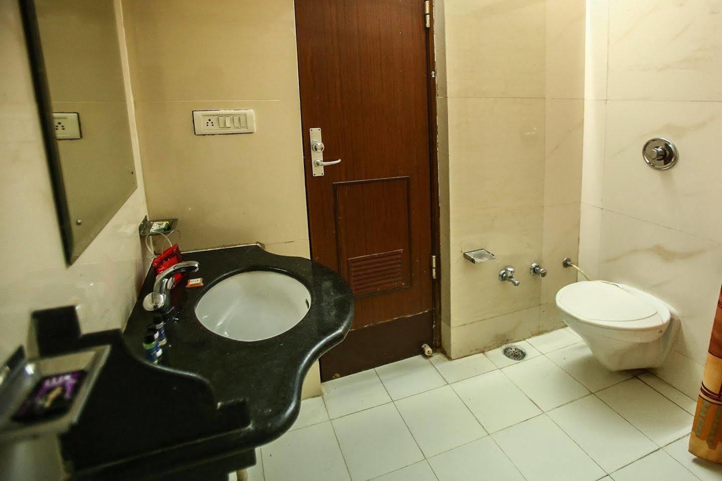 Oyo 9900 Hotel Pioneer Plaza Dzsódhpur Kültér fotó