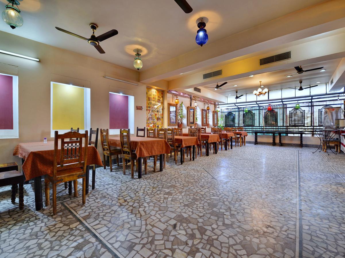 Oyo 9900 Hotel Pioneer Plaza Dzsódhpur Kültér fotó