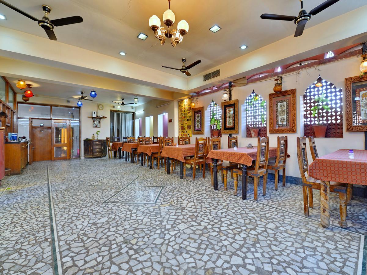 Oyo 9900 Hotel Pioneer Plaza Dzsódhpur Kültér fotó
