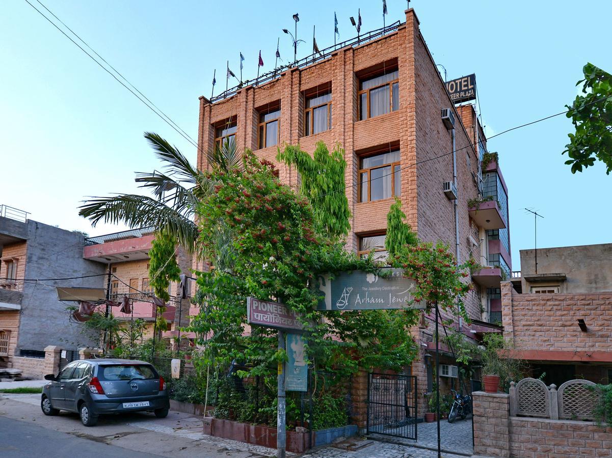 Oyo 9900 Hotel Pioneer Plaza Dzsódhpur Kültér fotó