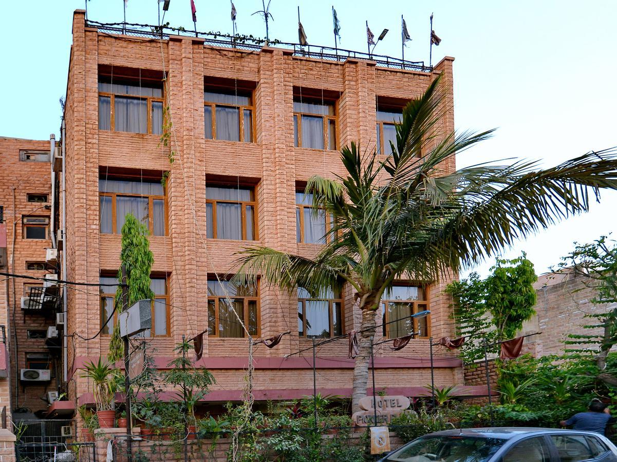 Oyo 9900 Hotel Pioneer Plaza Dzsódhpur Kültér fotó