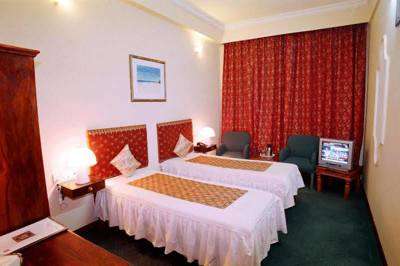 Oyo 9900 Hotel Pioneer Plaza Dzsódhpur Kültér fotó